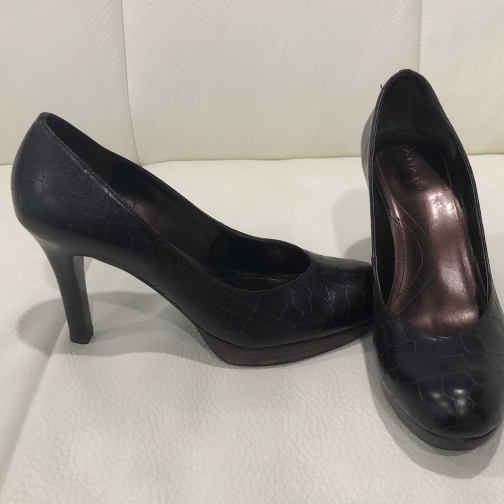SOLD. 
Tahari brown pumps